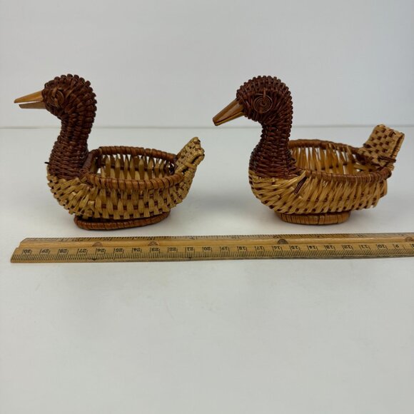 2 Small Vtg Tan Wicker Rattan Woven Ducks Geese Goose Tabletop Decor Planter - Picture 9 of 13